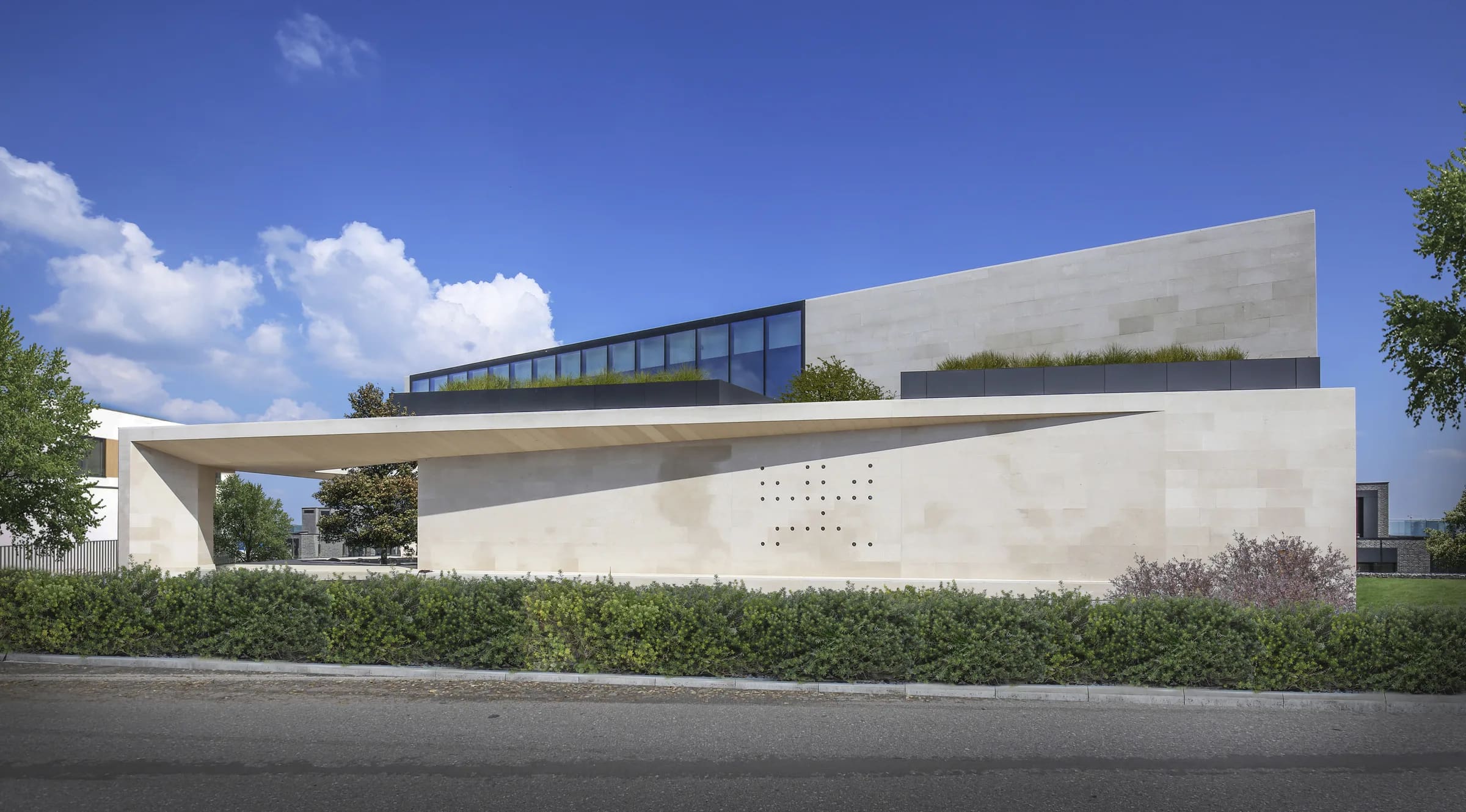 Villa S